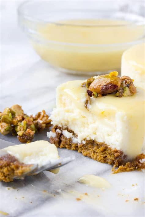 recipe-goat-cheese-honey-pistachio-mini image