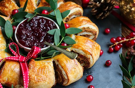 vegan-christmas-wreath-with-butternut-squash image
