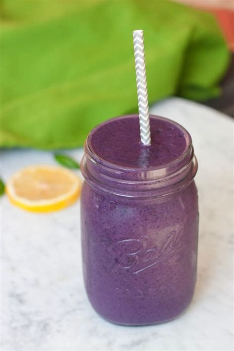 blueberry-basil-weight-loss-smoothie-eating-bird-food image