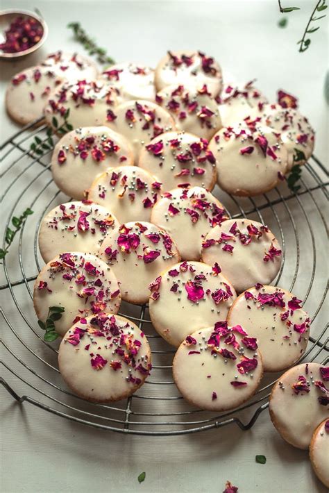 vegan-shortbread-cookies-easy-recipe-two-spoons image