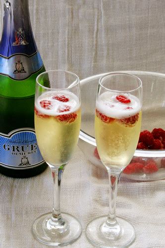prosecco-raspberry-gelee-the-way-the-cookie image