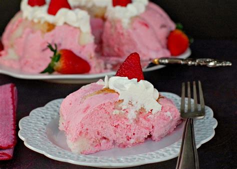 strawberry-jello-angel-food-cake-dessert-food image