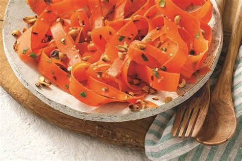 sesame-carrot-noodle-salad-food-nutrition-magazine image
