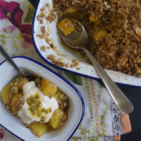 best-tropical-fruit-crumble-recipe-how-to-make image