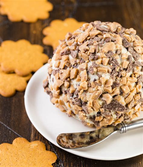 15-easy-crowd-pleasing-cheese-ball-recipes-youll image