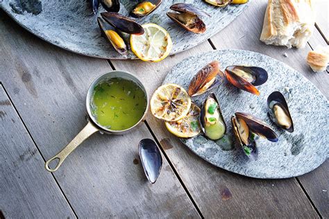 grilled-mussels-on-the-half-shell-pei-mussels-mussel image