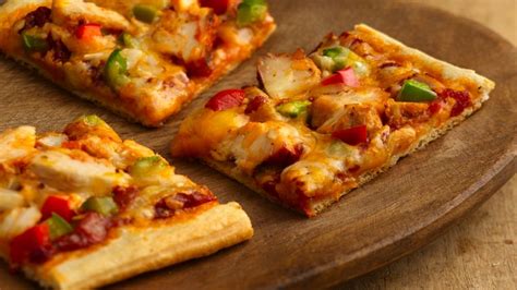 chipotle-chicken-pizza-recipe-pillsburycom image