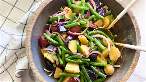 old-fashioned-green-beans-and-potatoes image