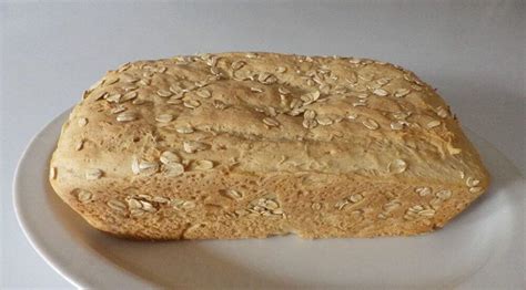 light-oat-bread-bread-machine image
