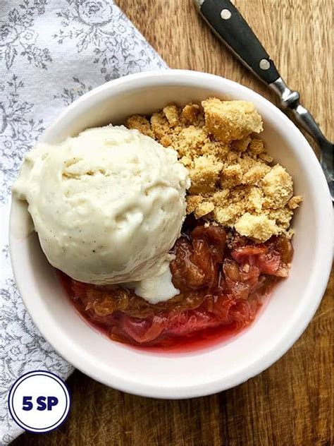 rhubarb-ginger-crisp-weight-watchers-pointed image