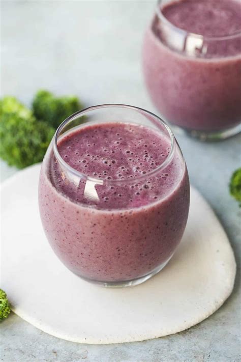blueberry-broccoli-smoothie-nourish-plate image