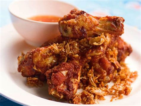 thai-deep-fried-chicken-serious-eats image