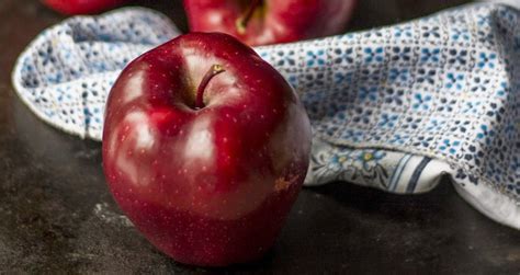 red-delicious-apples-werent-always-horrible-new image