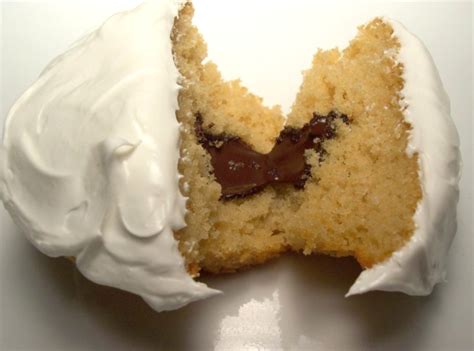 surprise-inside-cupcakes-bigovencom image