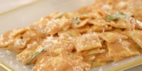 best-cheese-ravioletti-in-pink-sauce-recipes-food image