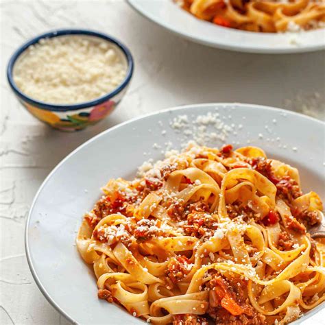 bolognese-sauce-simply image