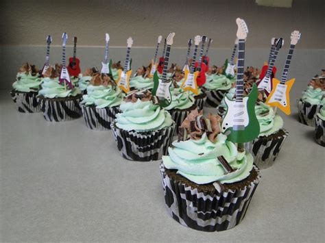 creme-de-menthe-cupcakes-desserts-food image