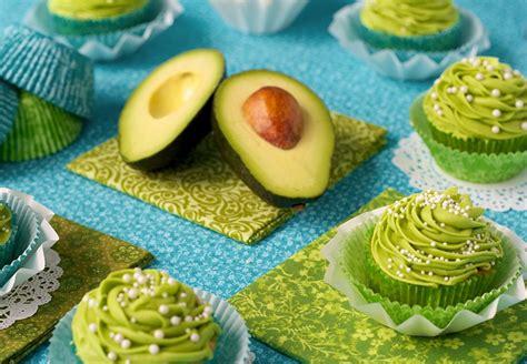 california-avocado-cupcakes-with-key-lime image