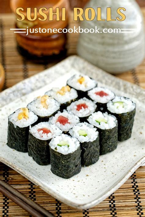 sushi-rolls-maki-sushi-hosomaki-細巻き-just-one image