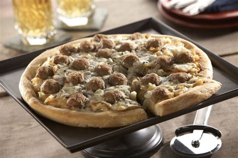meatball-caramelized-onion-and-gorgonzola-pizza image