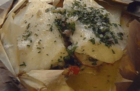 papillote-of-chilean-bass-cooking-technique-videos image