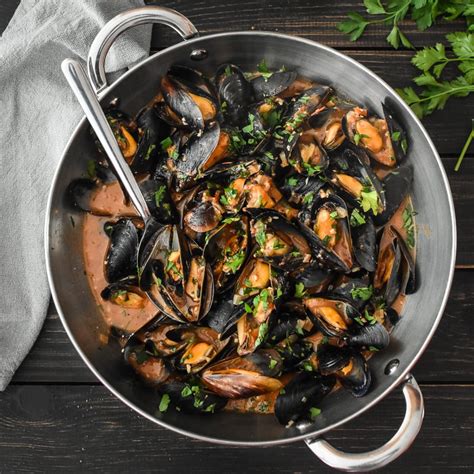 steamed-mussels-in-sherry-tomato-broth-the-foodie image