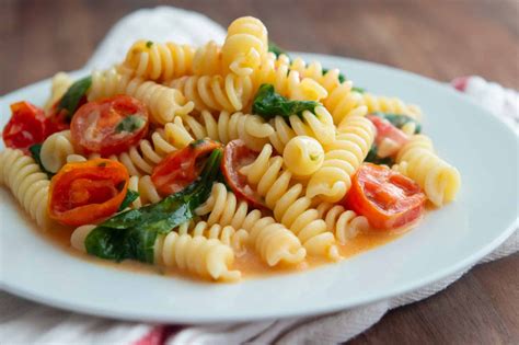 fusilli-with-asiago-and-spinach-giadzy image
