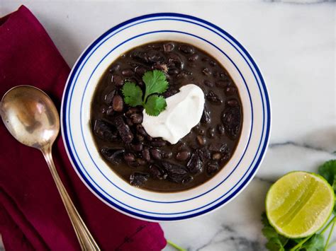 lazy-dinner-easy-pressure-cooker-black-bean-soup image