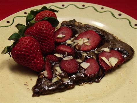 strawberry-nutella-pizza-mama-likes-to-cook image