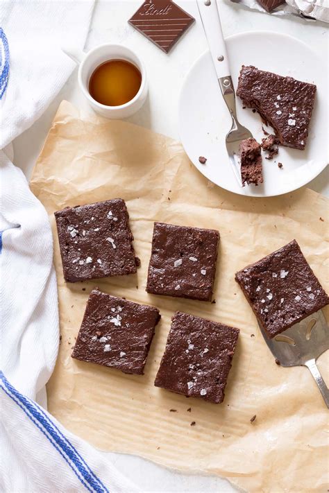 fudgy-100-calorie-healthy-brownies-andie-mitchell image