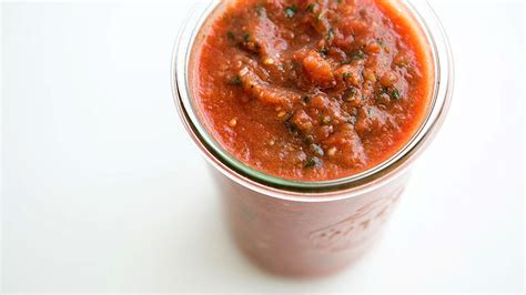 no-cook-blender-marinara-sauce image