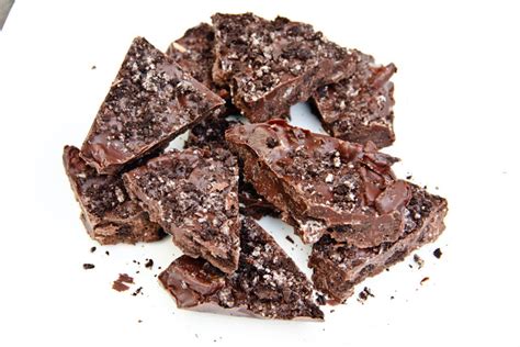 oreo-peppermint-chocolate-bark-recipe-vegan image