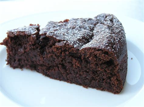 chocolate-beetroot-cake-eat-well-for-less image