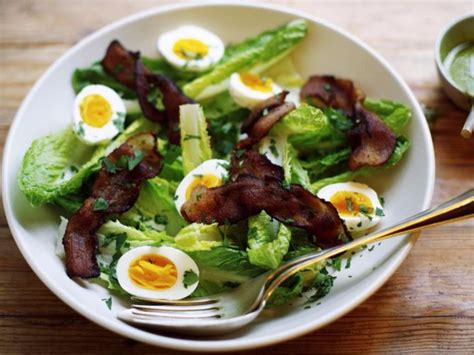 healthy-recipes-romaine-salad-with-bacon-and-hard image