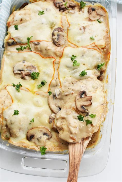 cream-of-mushroom-chicken-bake-with-cheese-sizzling image
