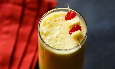 healthy-pineapple-smoothie-3-ingredients-without image