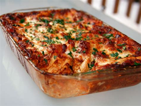 sunday-dinner-no-holds-barred-lasagna-bolognese image