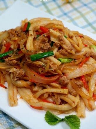 fried-noodles-with-tomato-sauce-miss-chinese-food image