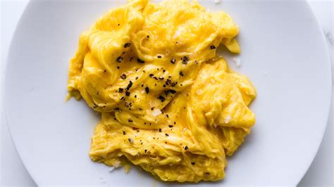how-to-make-the-absolute-best-scrambled-eggs-ever image