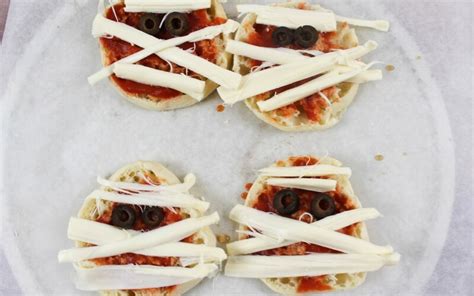 totally-simple-fun-mummy-pizzas-for-halloween image