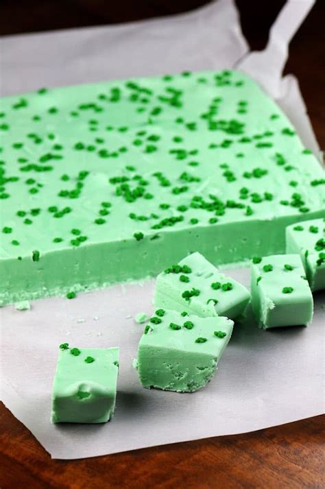 21-seriously-delicious-green-desserts-for-st-patricks image