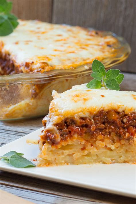 baked-spaghetti-pie-art-and-the-kitchen image