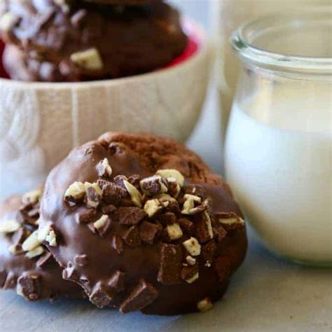 mint-chocolate-cookies-dipped-in-chocolate image