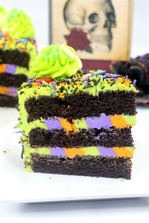 how-to-make-an-easy-halloween-monster-cake-our image