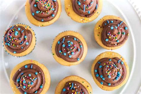 classic-chocolate-buttercream-icing-for-cupcakes-an image
