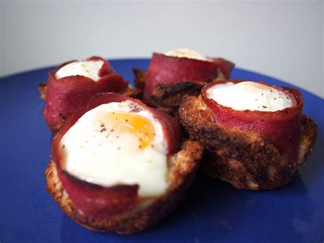 how-to-make-bacon-and-egg-toast-cups-spoon image