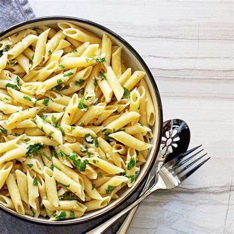 olive-oil-penne-pasta-with-garlic-red-pepper-parsley image