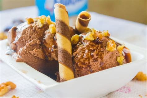 chocolate-walnut-ice-cream-kali-mirch-by-smita image