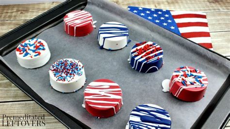 patriotic-white-chocolate-covered-oreos image