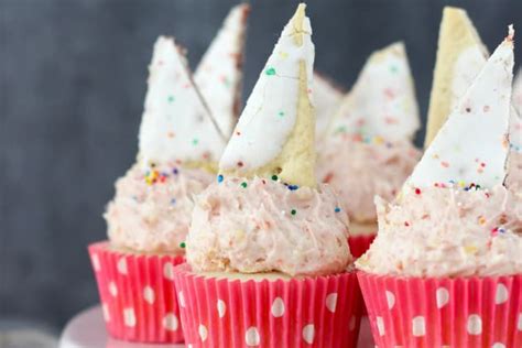 pop-tart-cupcakes-recipe-food-fanatic image